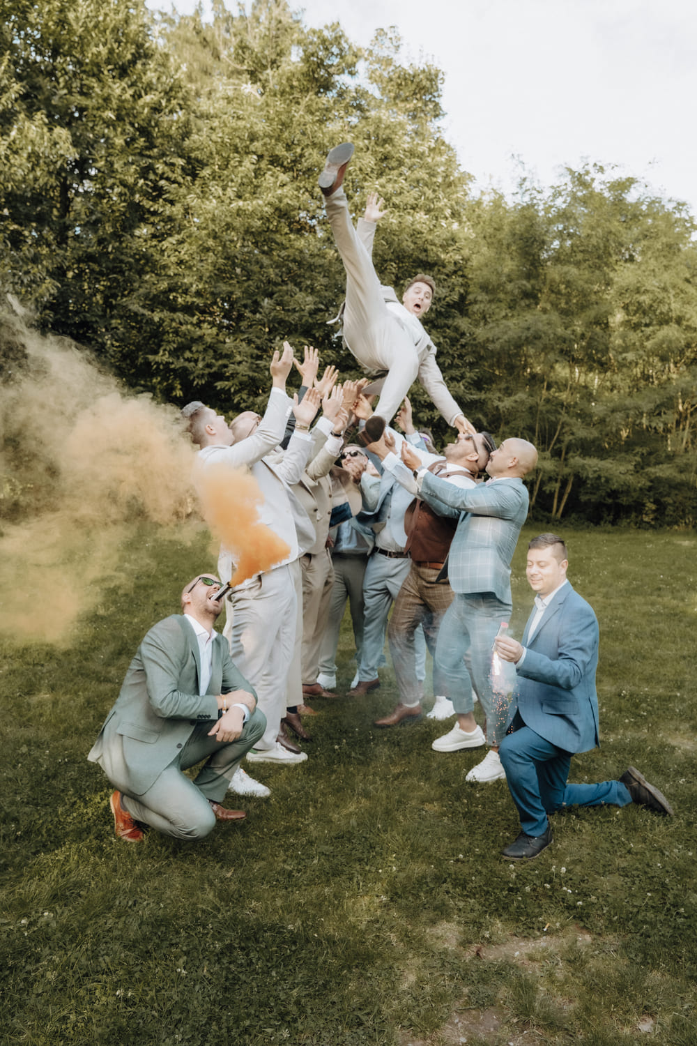 lavie-enrose-hochzeitsreportage-saarland-forsthaus-neuhaus-maenner